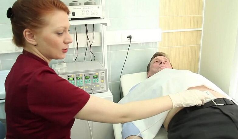 The doctor examines the patient to diagnose prostatitis